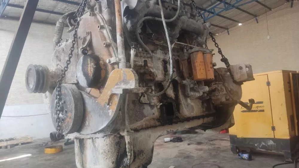 Komatsu 155 engine overhaul
