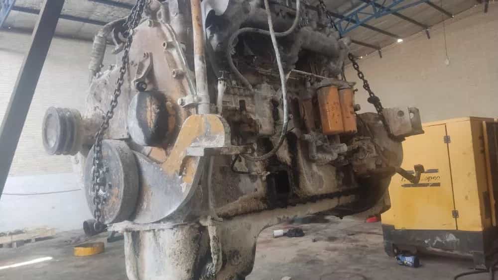 تعمیر اساسی موتور komatsu 155